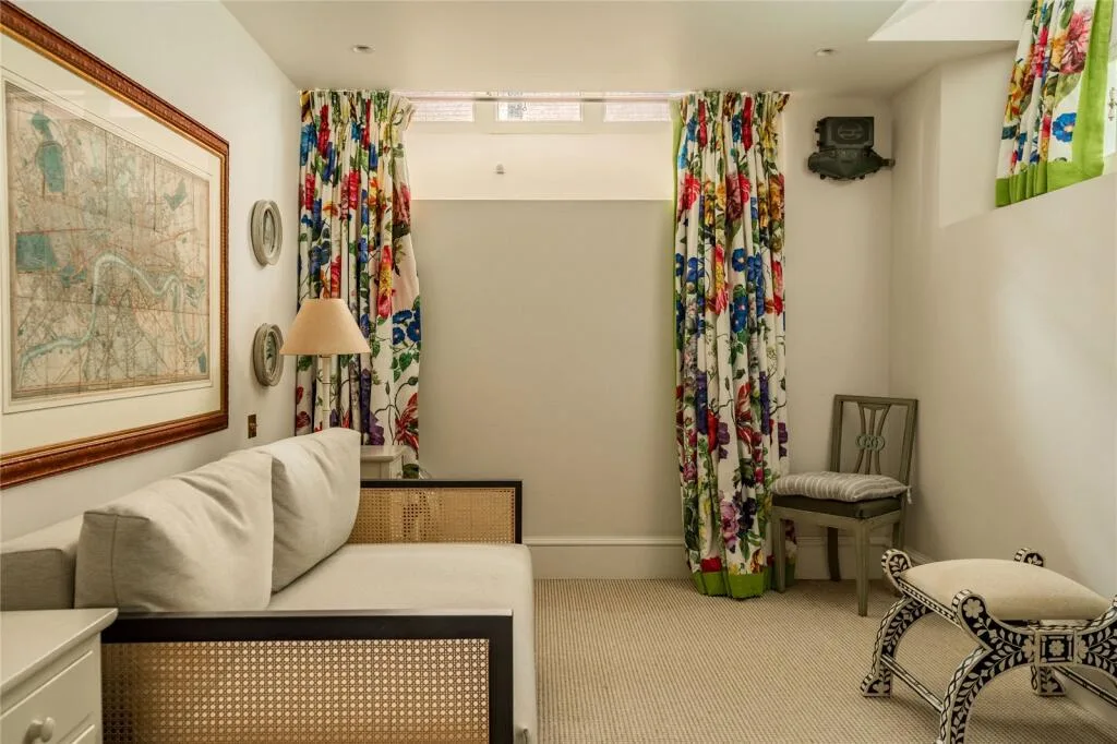 3 bedroom end of terrace house for rent