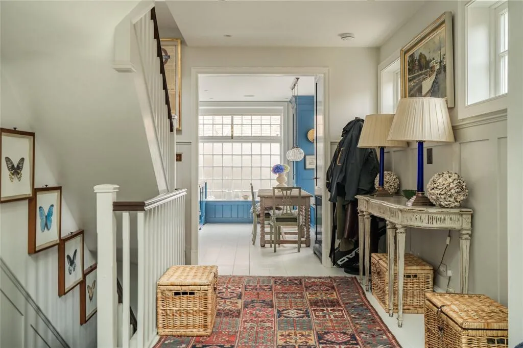 3 bedroom end of terrace house for rent