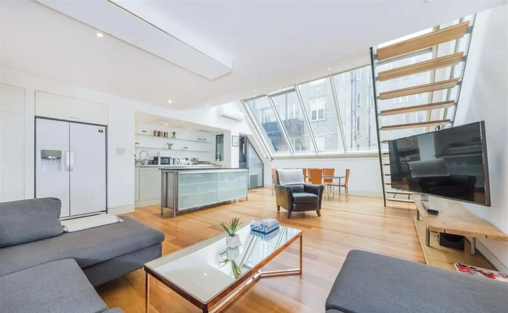 3 bedroom maisonette for rent