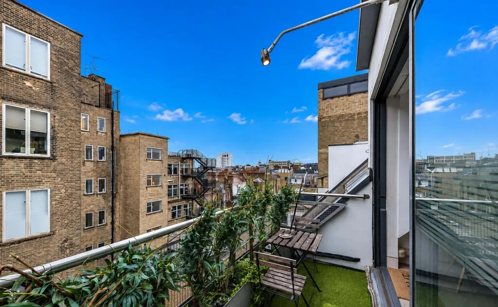 3 bedroom maisonette for rent