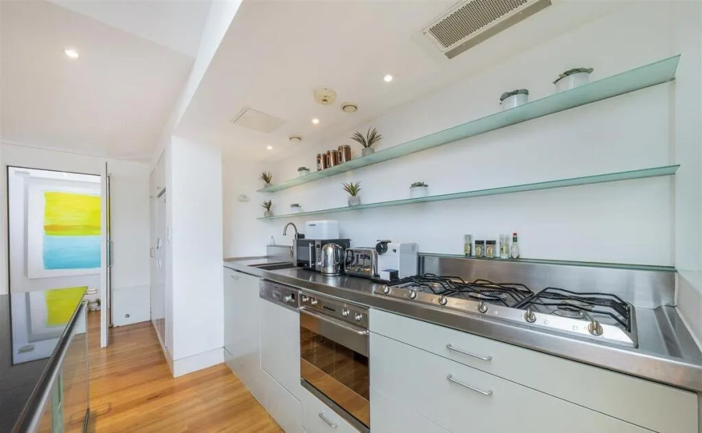 3 bedroom maisonette for rent