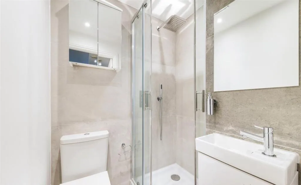 3 bedroom maisonette for rent