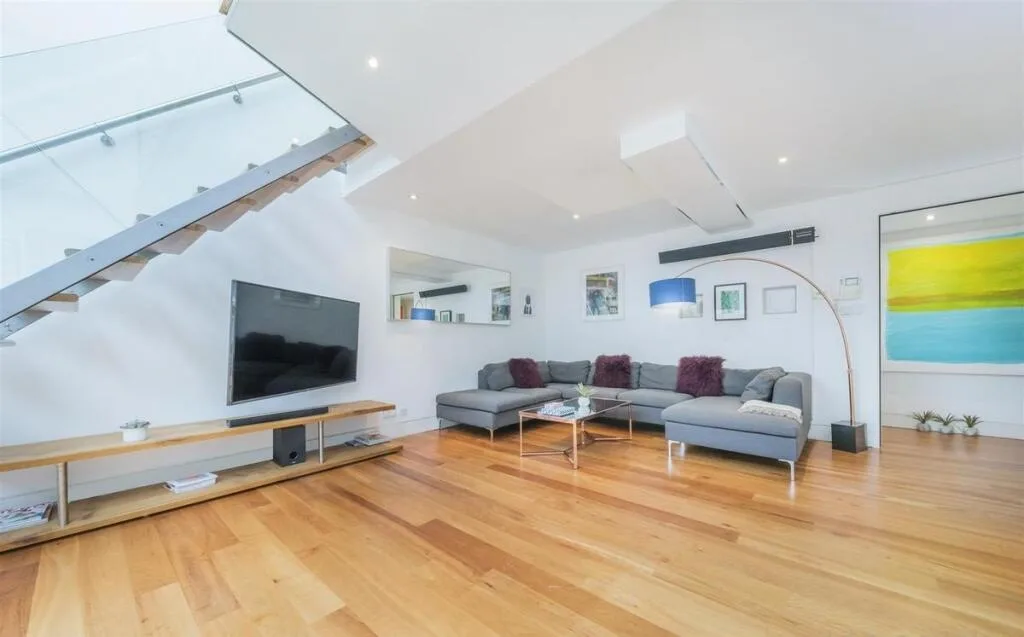 3 bedroom maisonette for rent