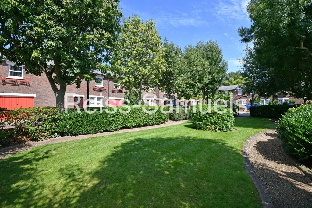 5 bedroom terraced house for rent