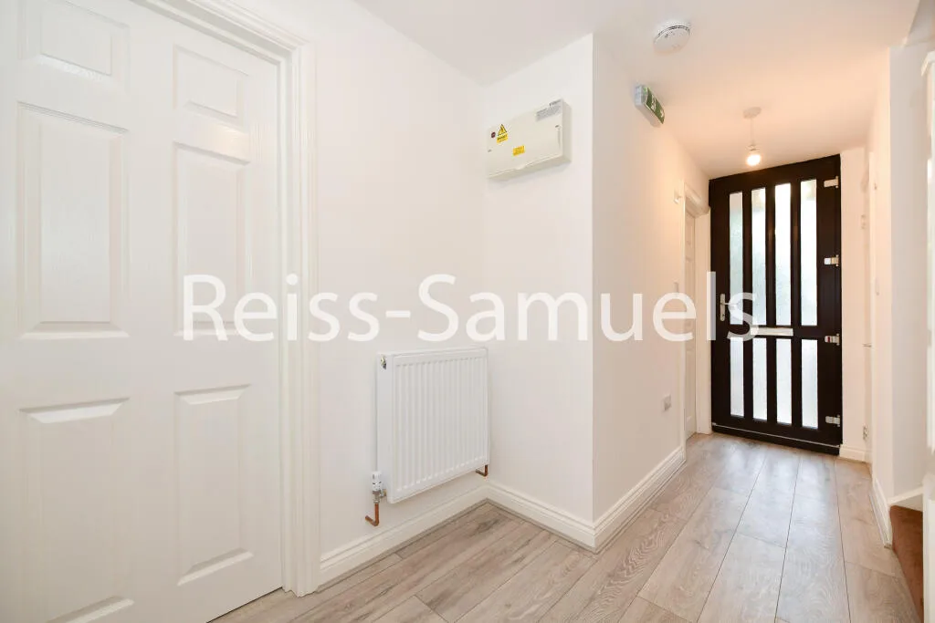 5 bedroom terraced house for rent