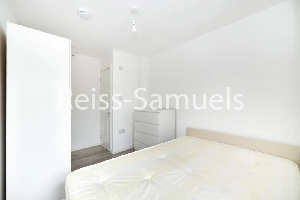 5 bedroom terraced house for rent