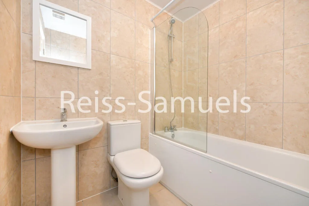 5 bedroom terraced house for rent
