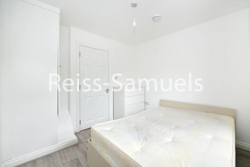 5 bedroom terraced house for rent