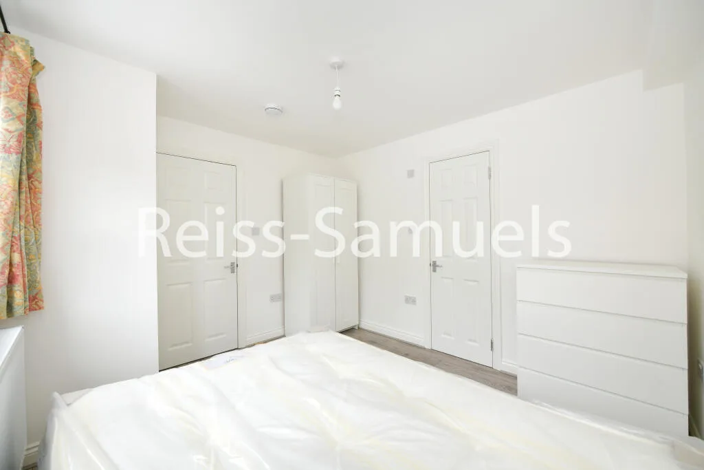5 bedroom terraced house for rent