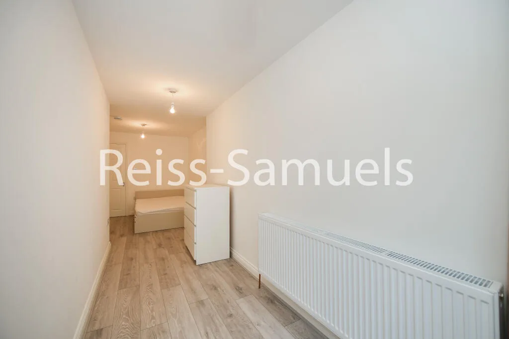 5 bedroom terraced house for rent