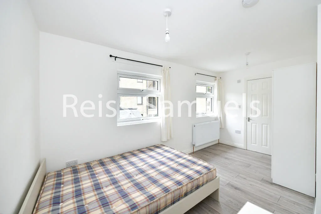 5 bedroom terraced house for rent