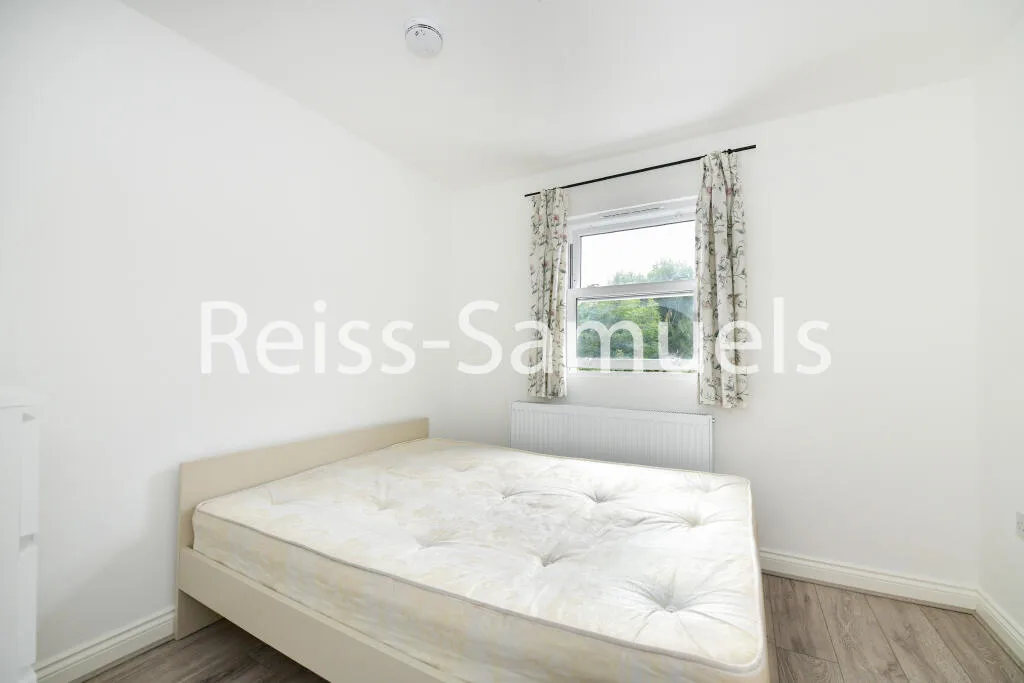 5 bedroom terraced house for rent