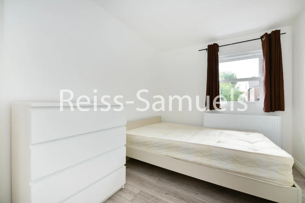 5 bedroom terraced house for rent