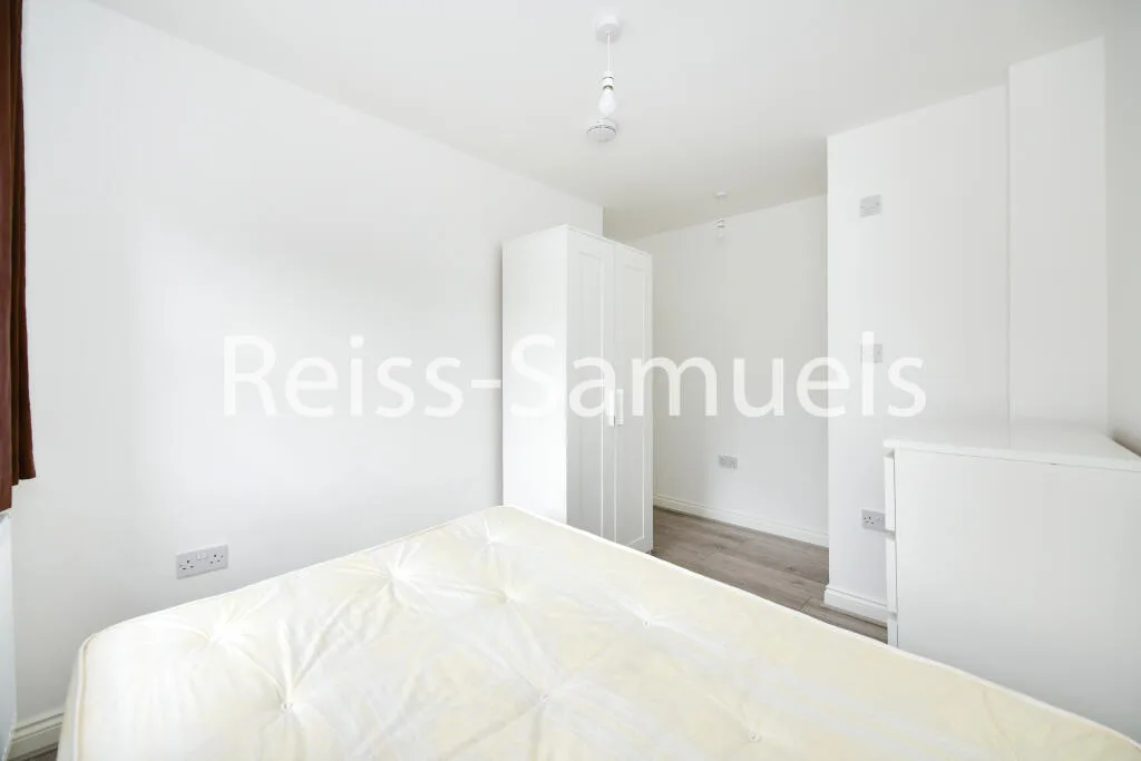 5 bedroom terraced house for rent