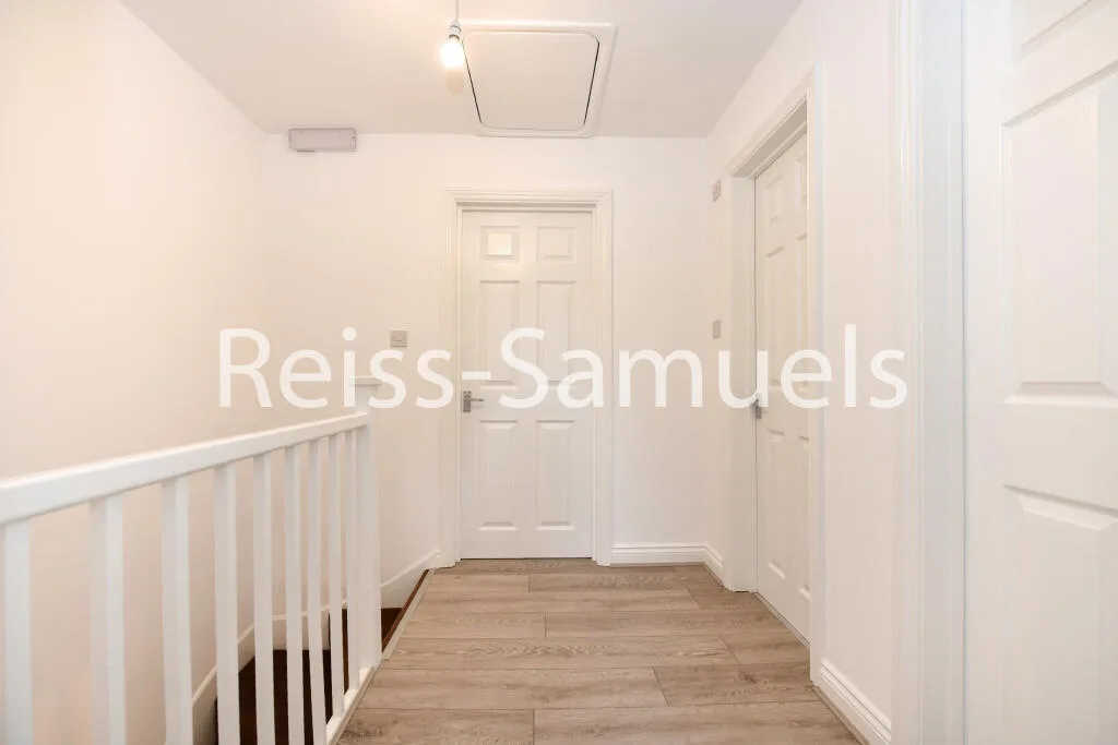5 bedroom terraced house for rent