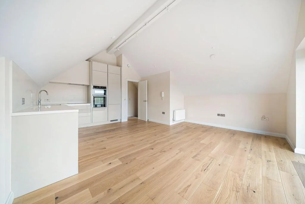 3 bedroom mews property for rent