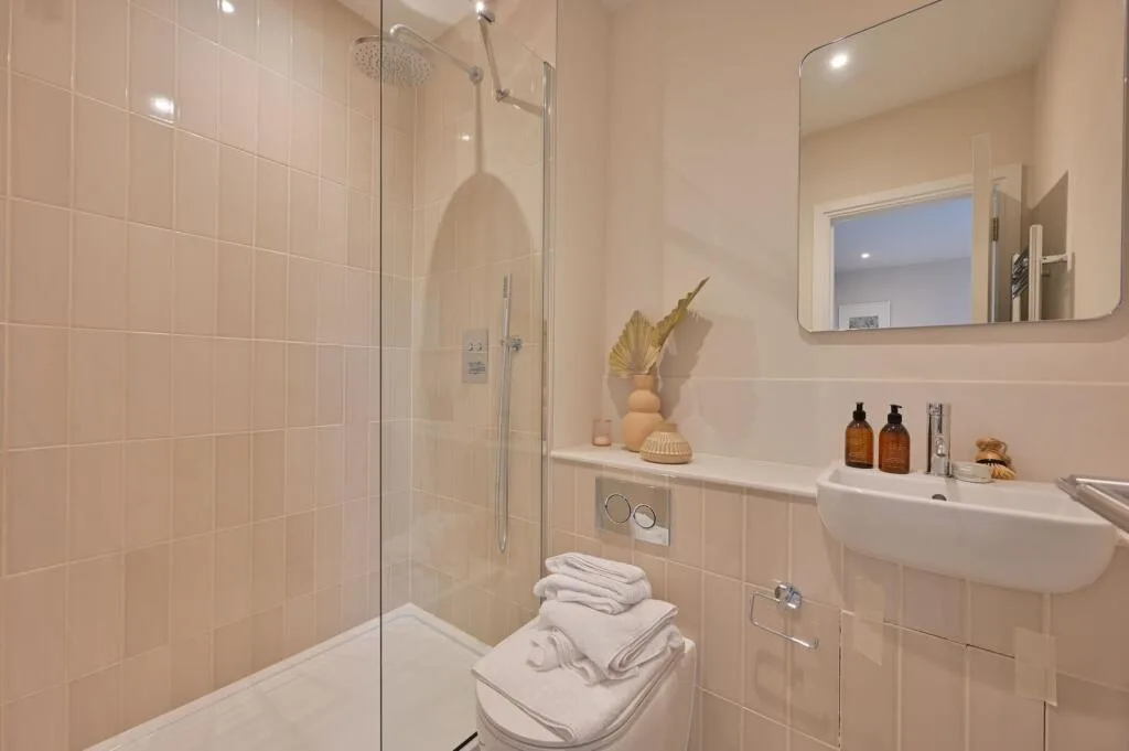 3 bedroom mews property for rent