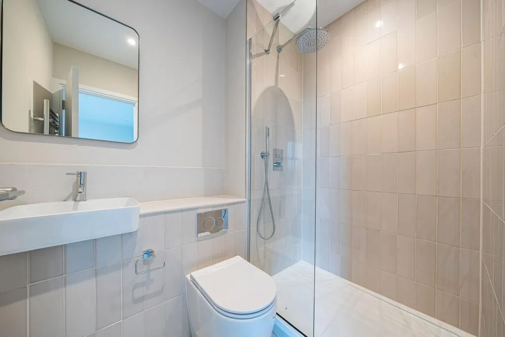 3 bedroom mews property for rent