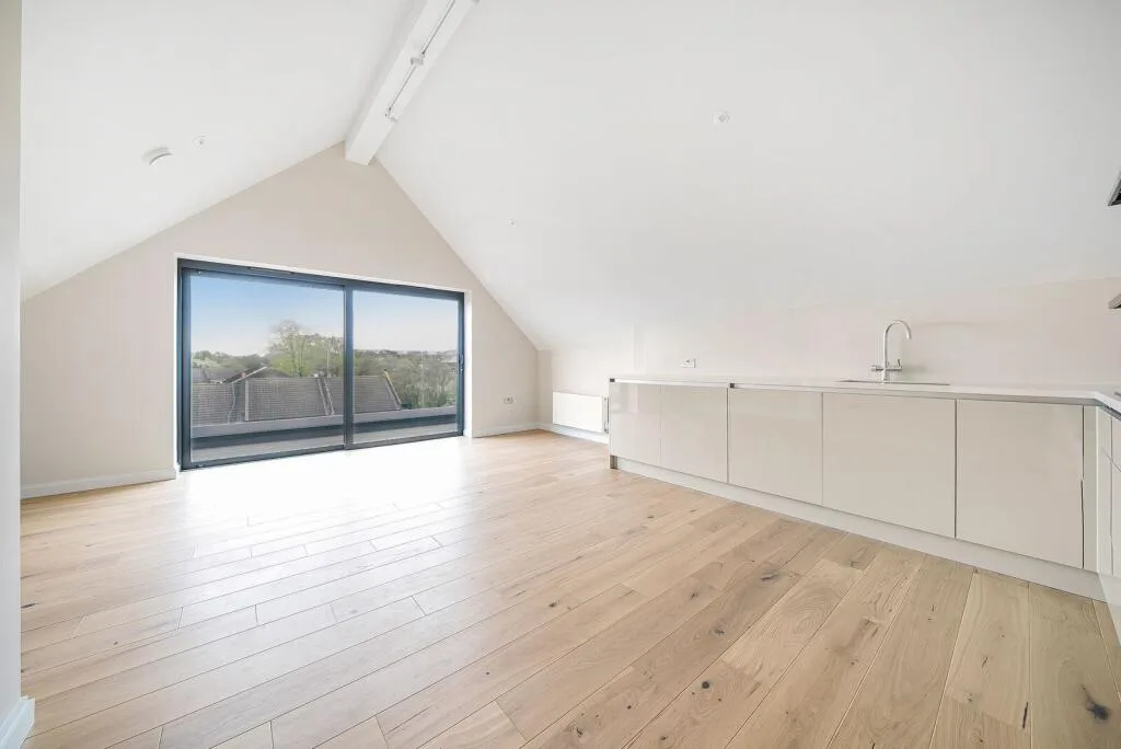3 bedroom mews property for rent