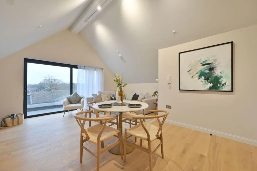 3 bedroom mews property for rent