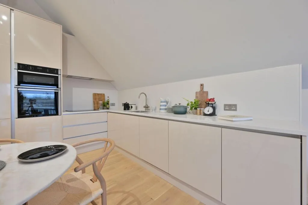 3 bedroom mews property for rent