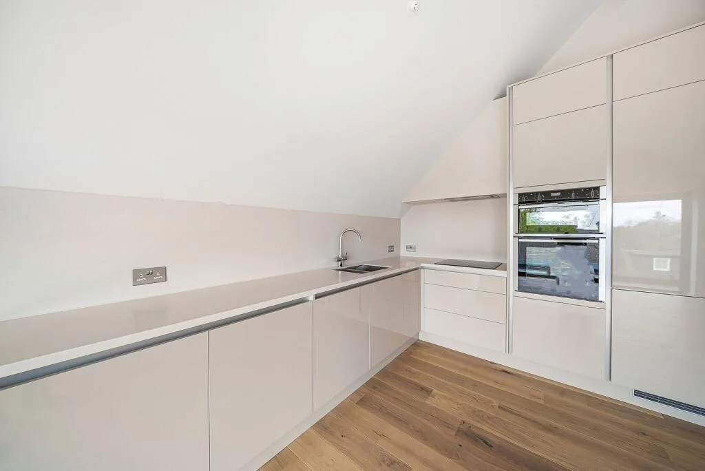 3 bedroom mews property for rent