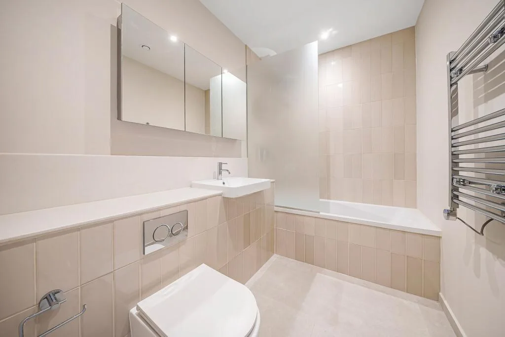 3 bedroom mews property for rent