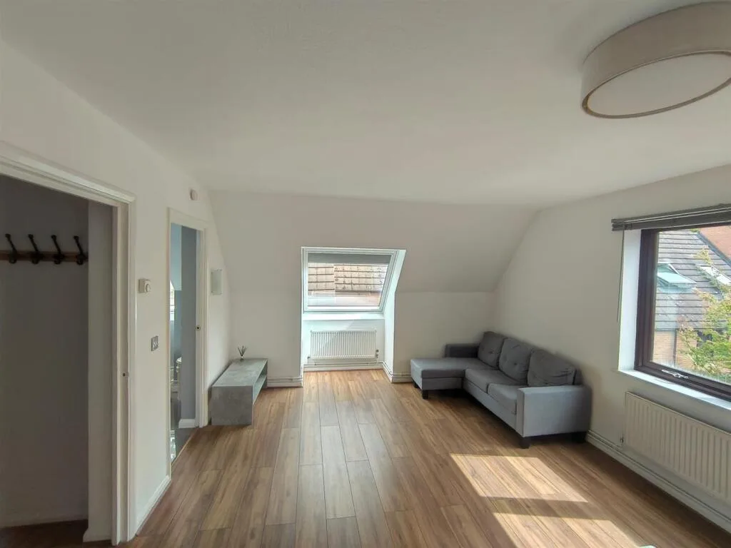 Studio flat for rent