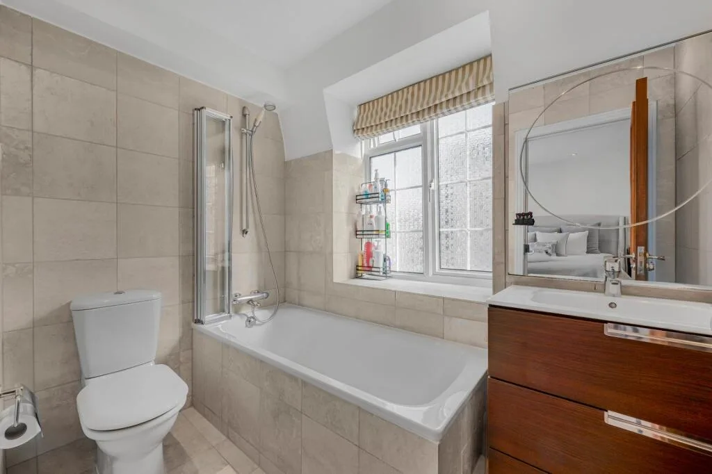 4 bedroom semi-detached house for rent