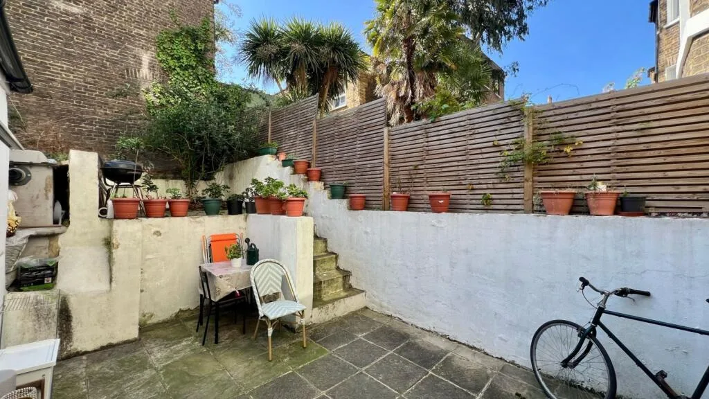 Studio flat for rent