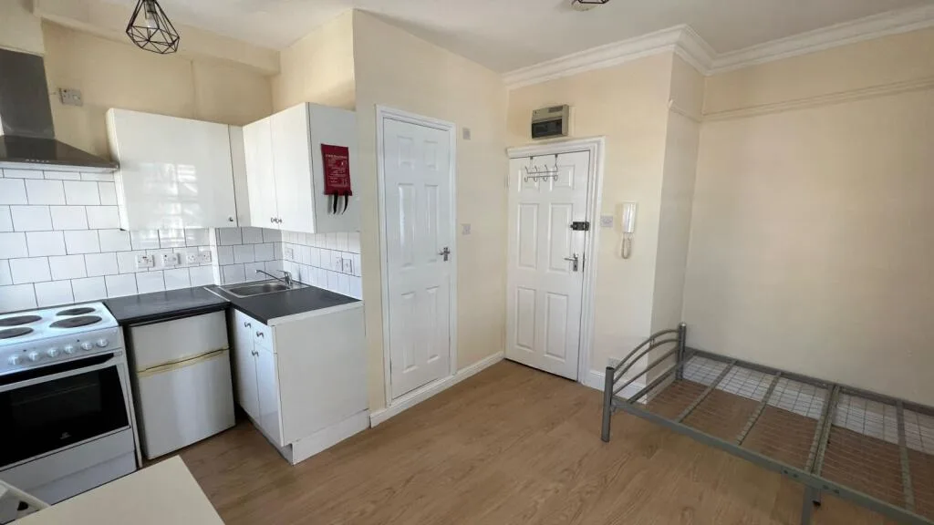 Studio flat for rent