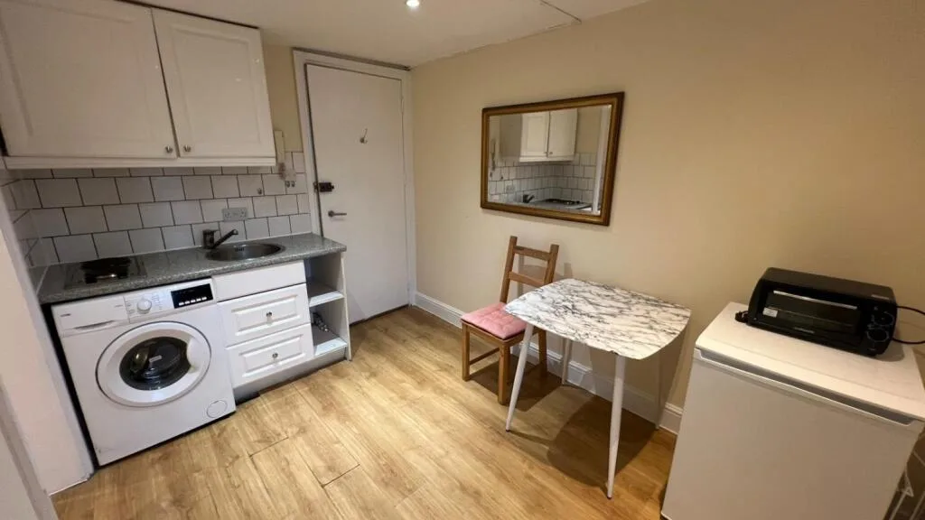 Studio flat for rent