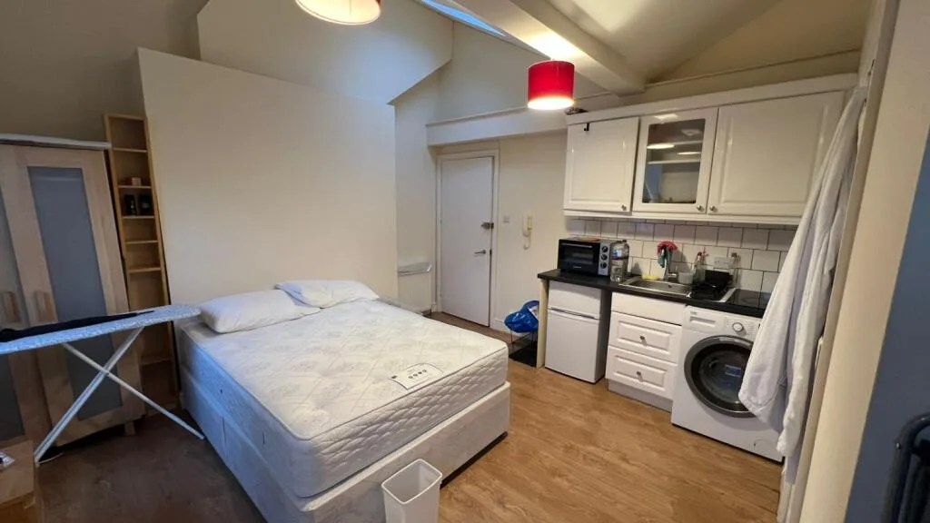 Studio flat for rent