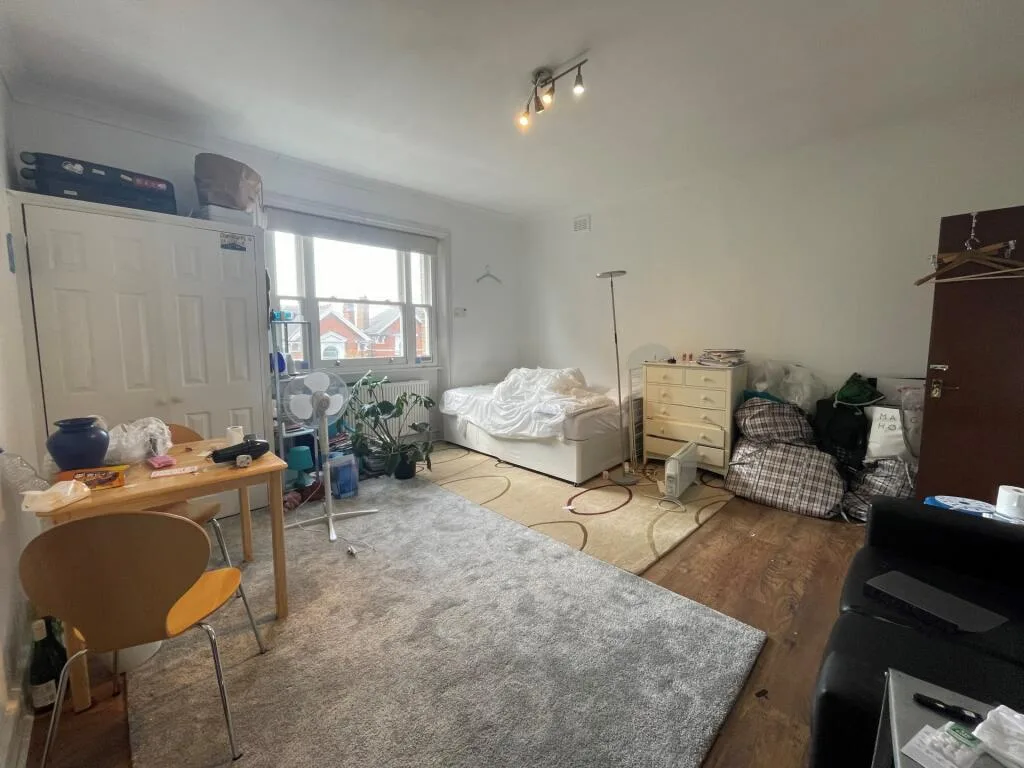 Studio flat for rent
