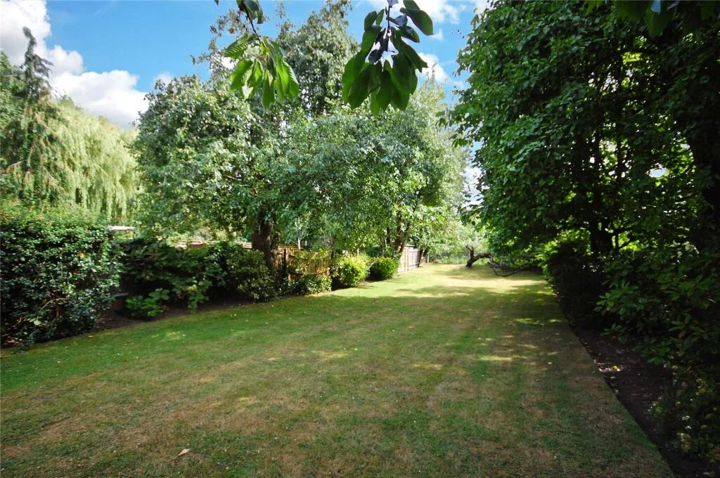 3 bedroom maisonette for rent