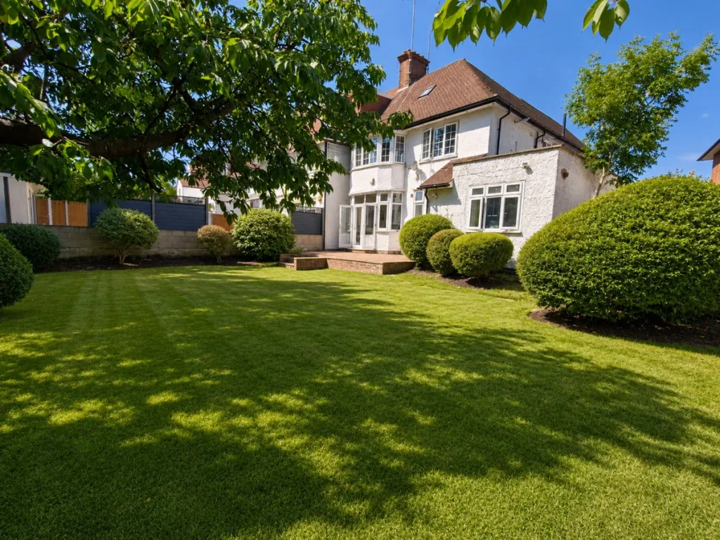 3 bedroom flat for rent