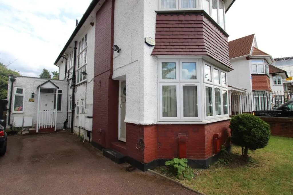 3 bedroom flat for rent