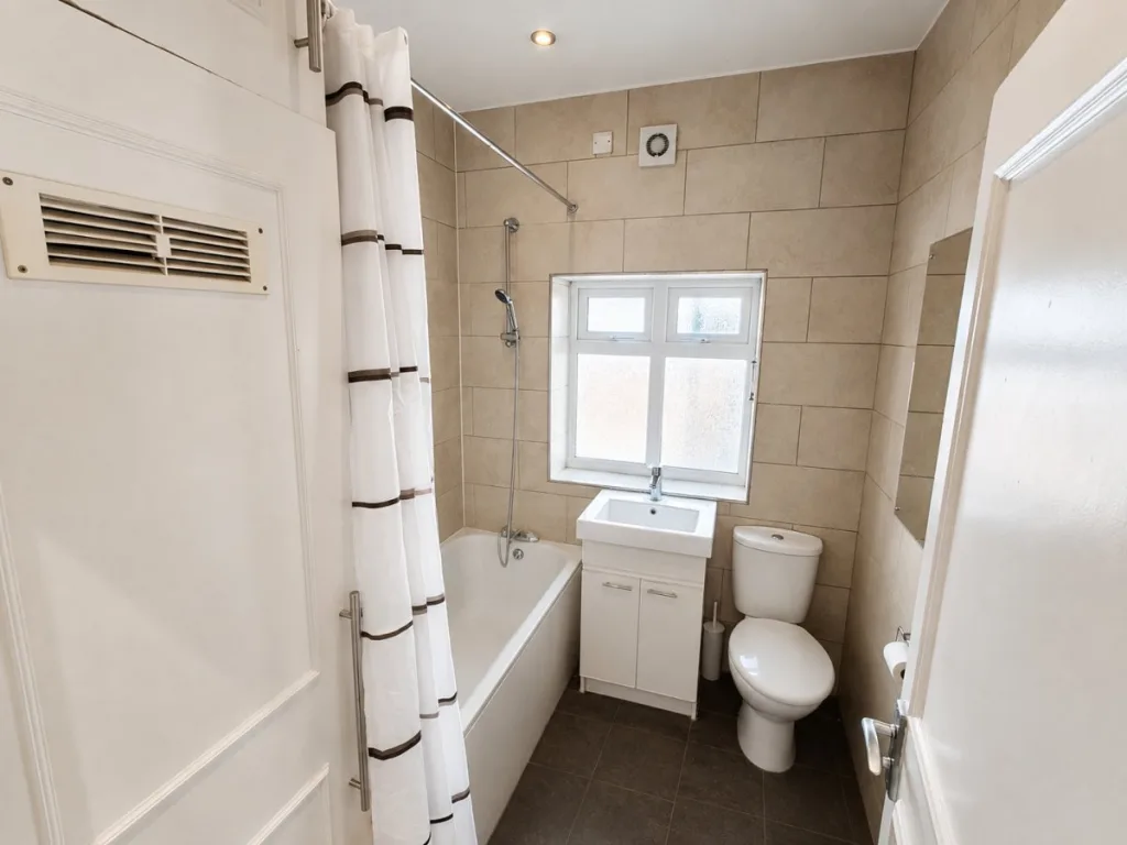 3 bedroom flat for rent