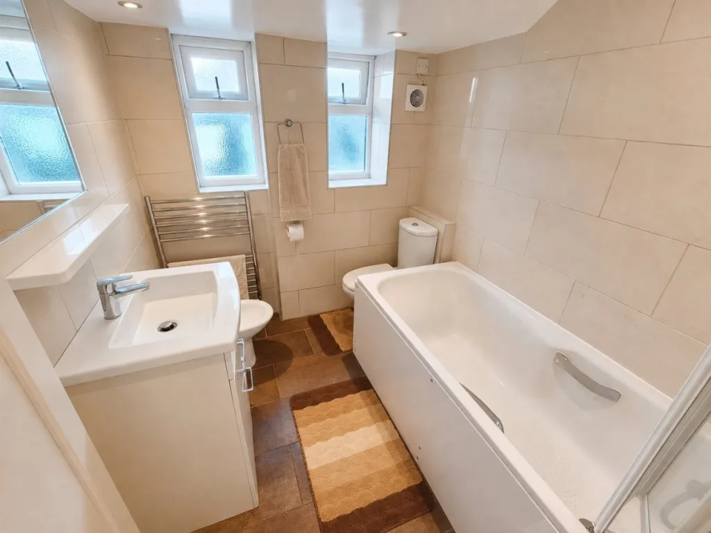 3 bedroom flat for rent
