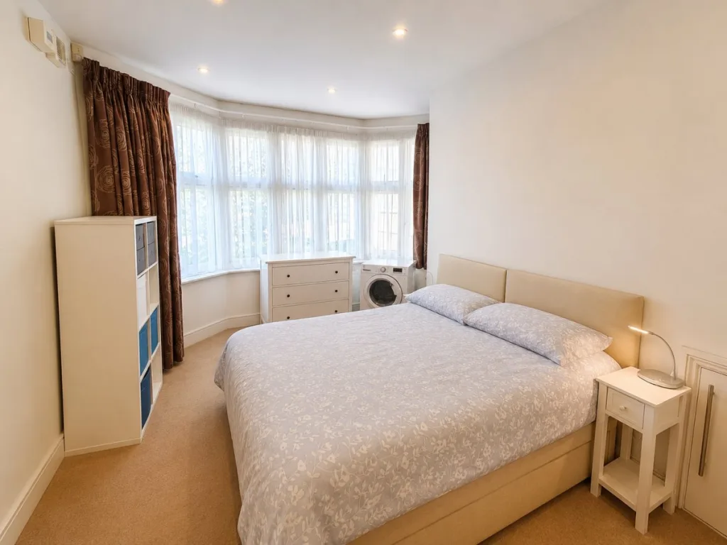 3 bedroom flat for rent