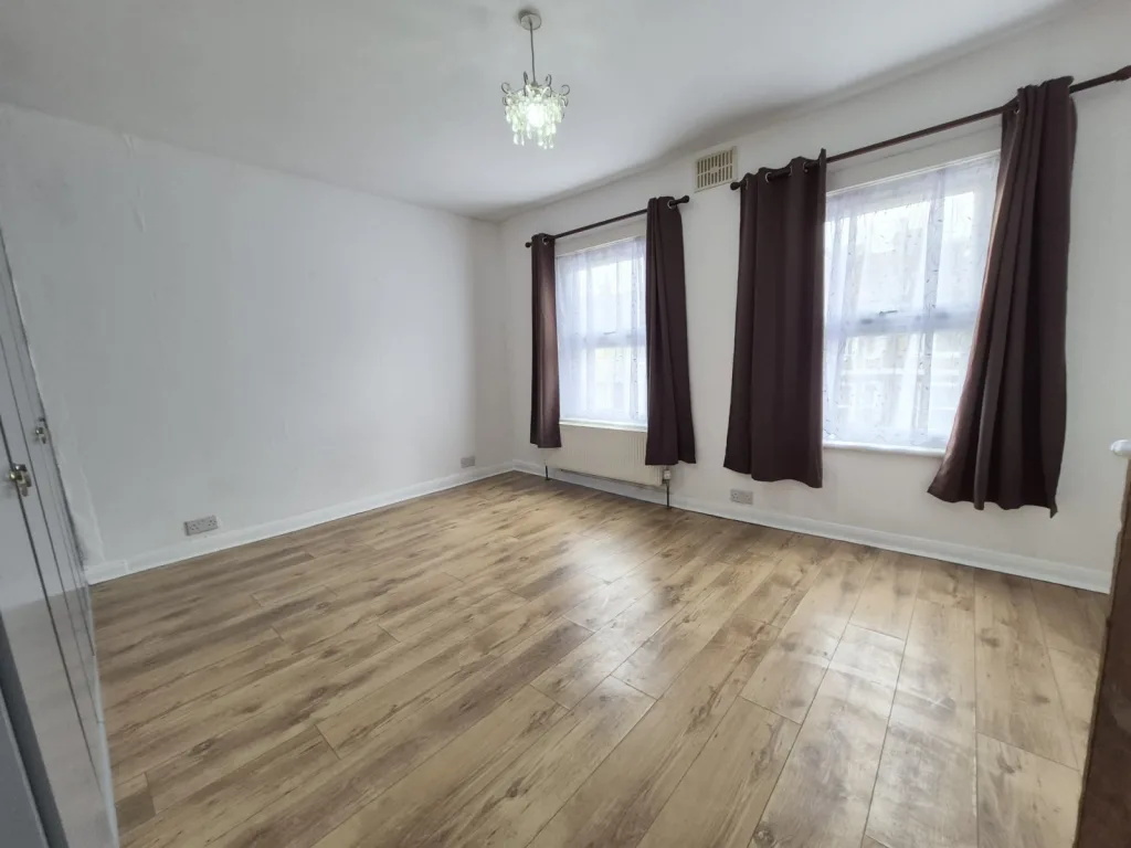 2 bedroom end of terrace house for rent