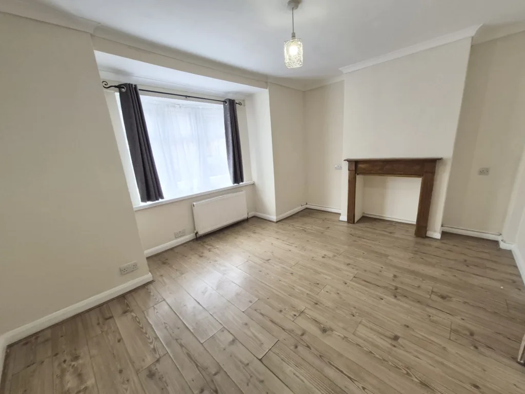 2 bedroom end of terrace house for rent