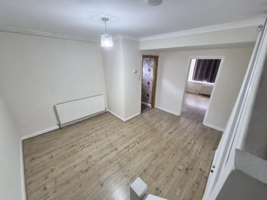 2 bedroom end of terrace house for rent