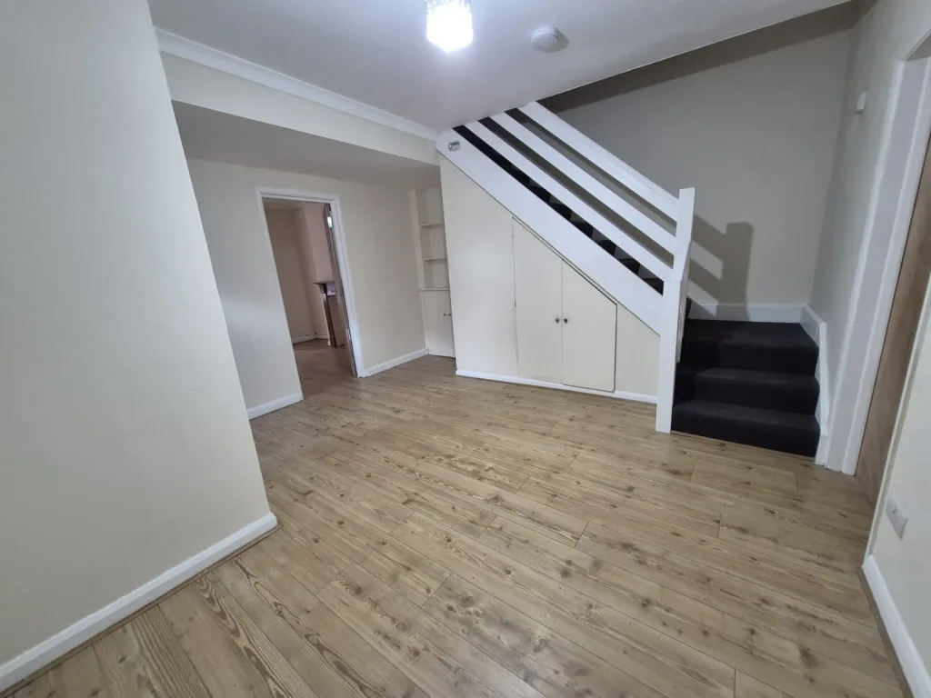 2 bedroom end of terrace house for rent