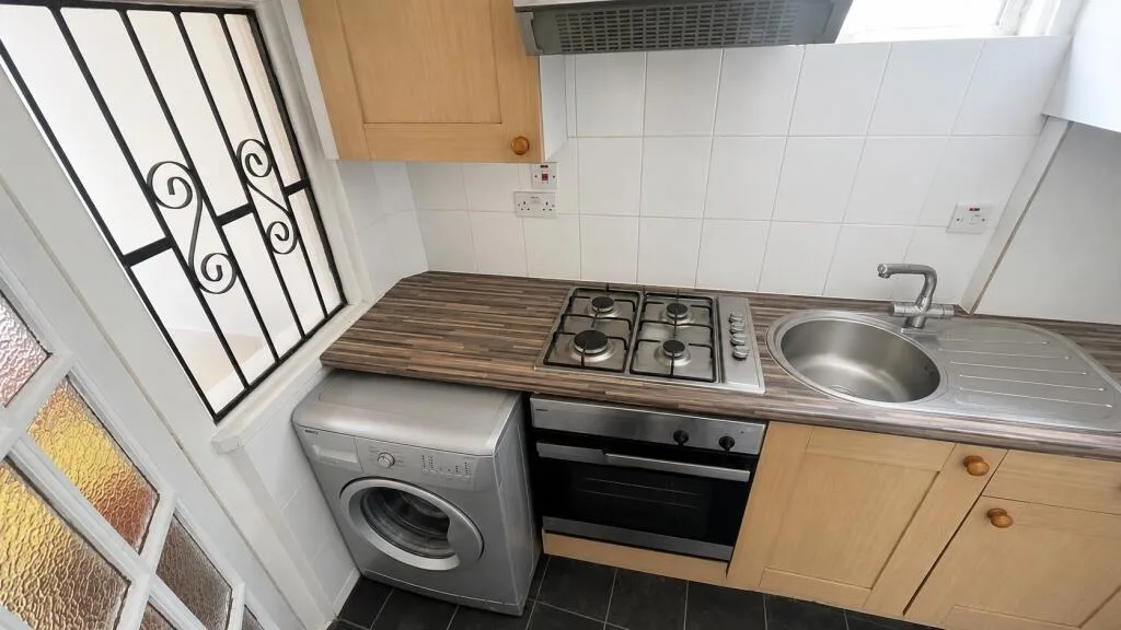 Studio flat for rent