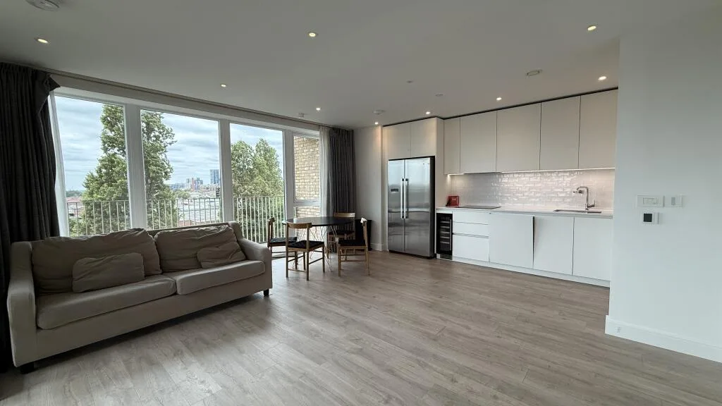 3 bedroom flat for rent
