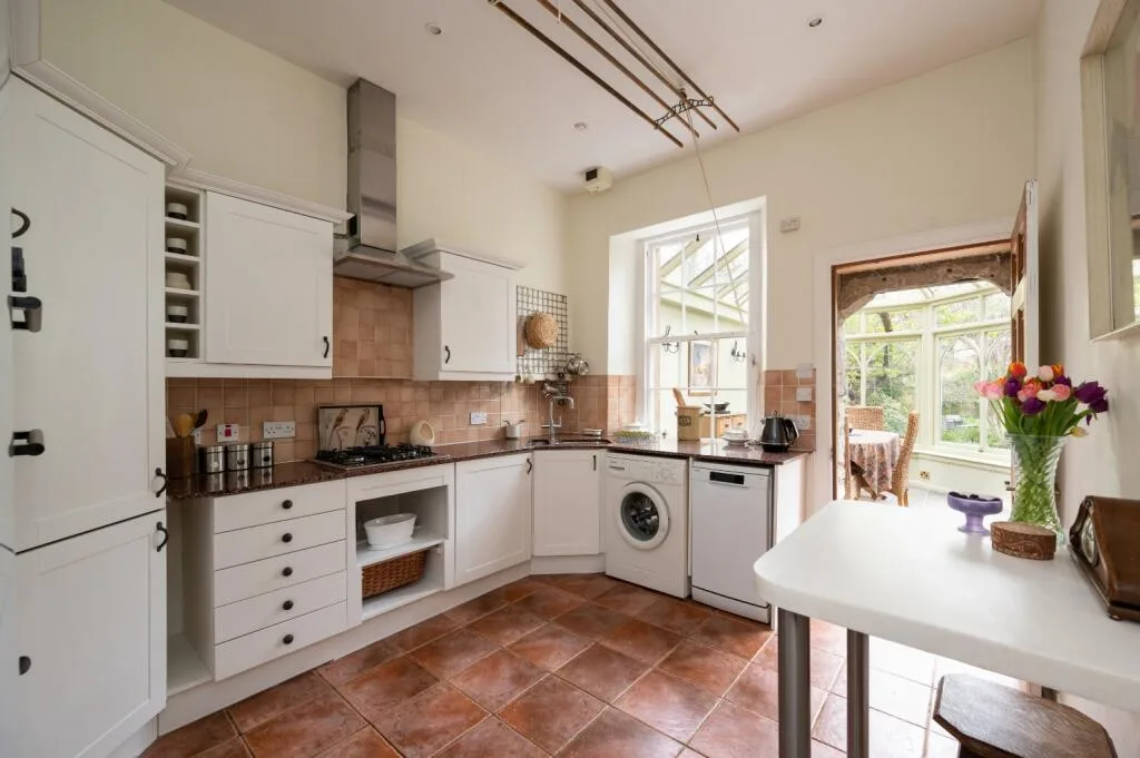 4 bedroom town house for rent