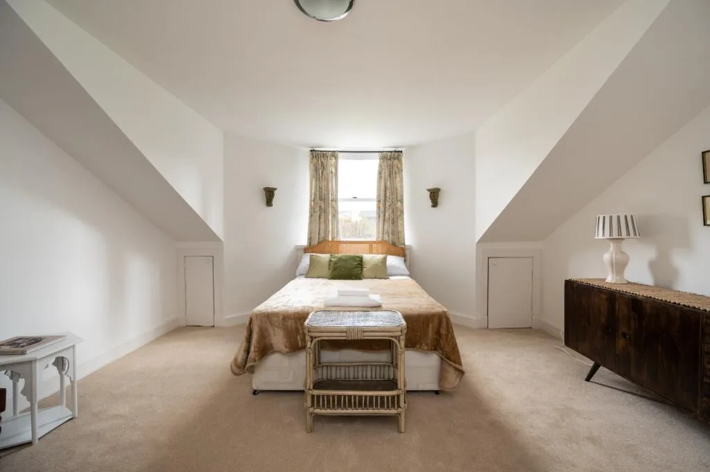 4 bedroom town house for rent