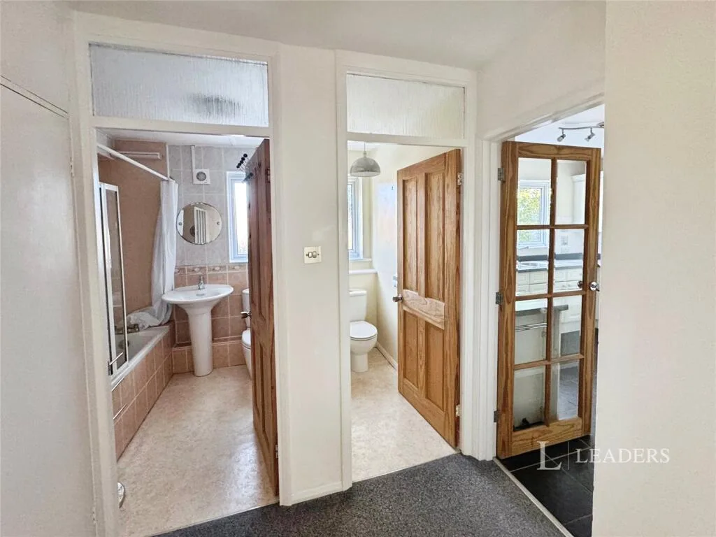3 bedroom flat for rent