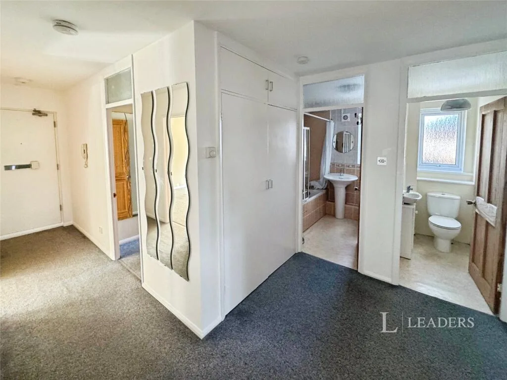 3 bedroom flat for rent
